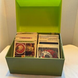 Vintage 1971 Betty Crocker Recipe Card Library Box – Avocado Green – 3 Sealed